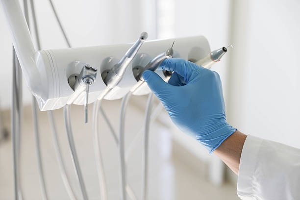 Professional Emergency Dentist technician working in Harbor Bluffs, FL